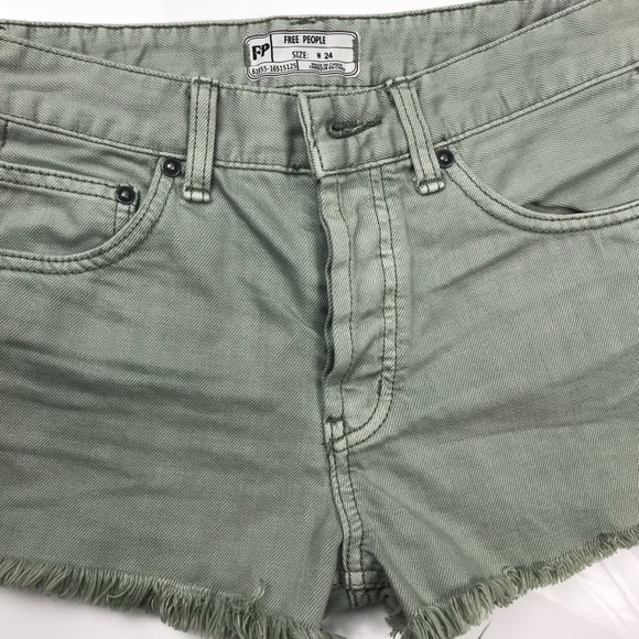 Free People Uptown Frayed Moss Shorts NEW - Picture 4 of 4